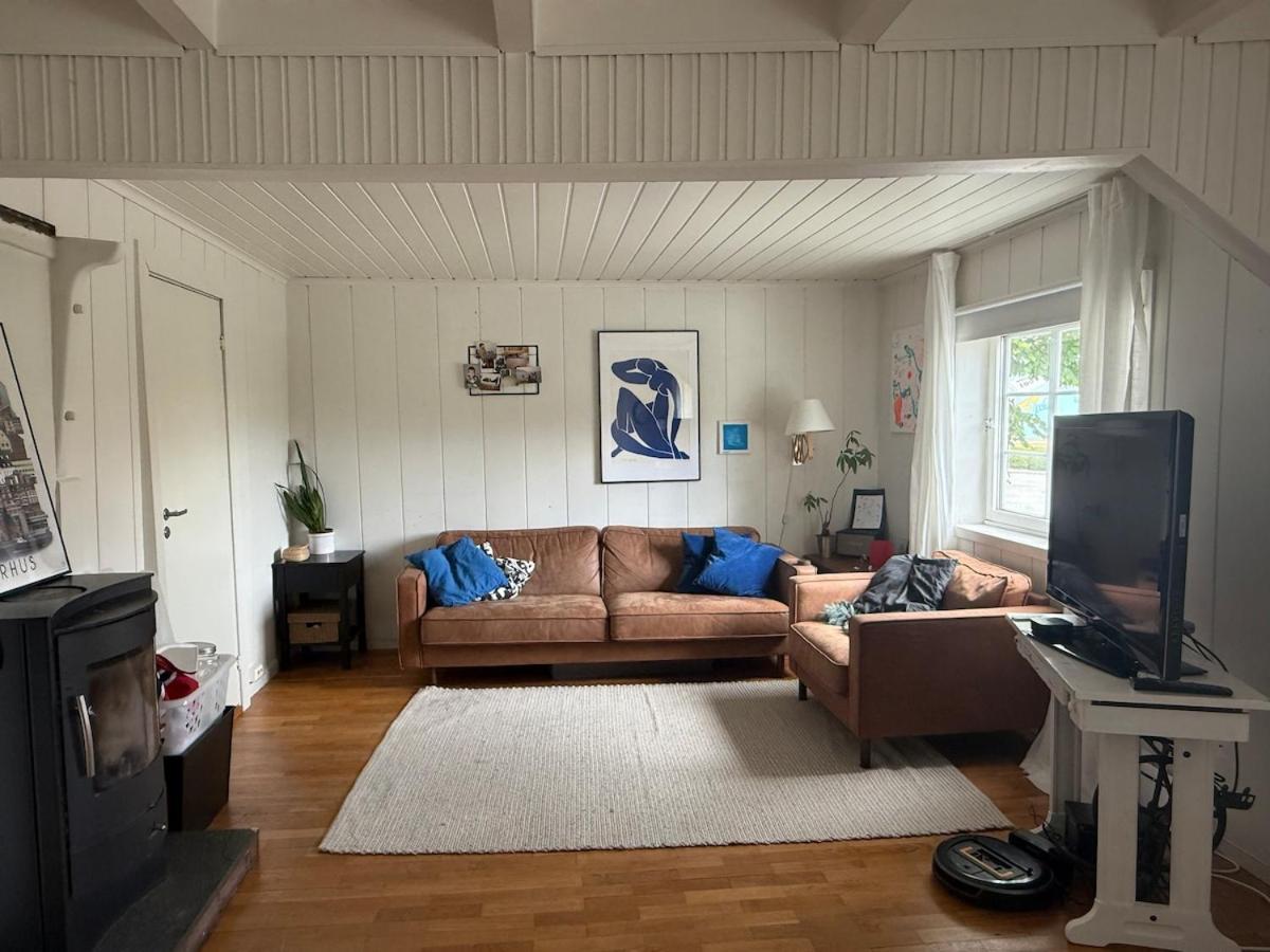Near Nature, Sauna & Downtown Villa *